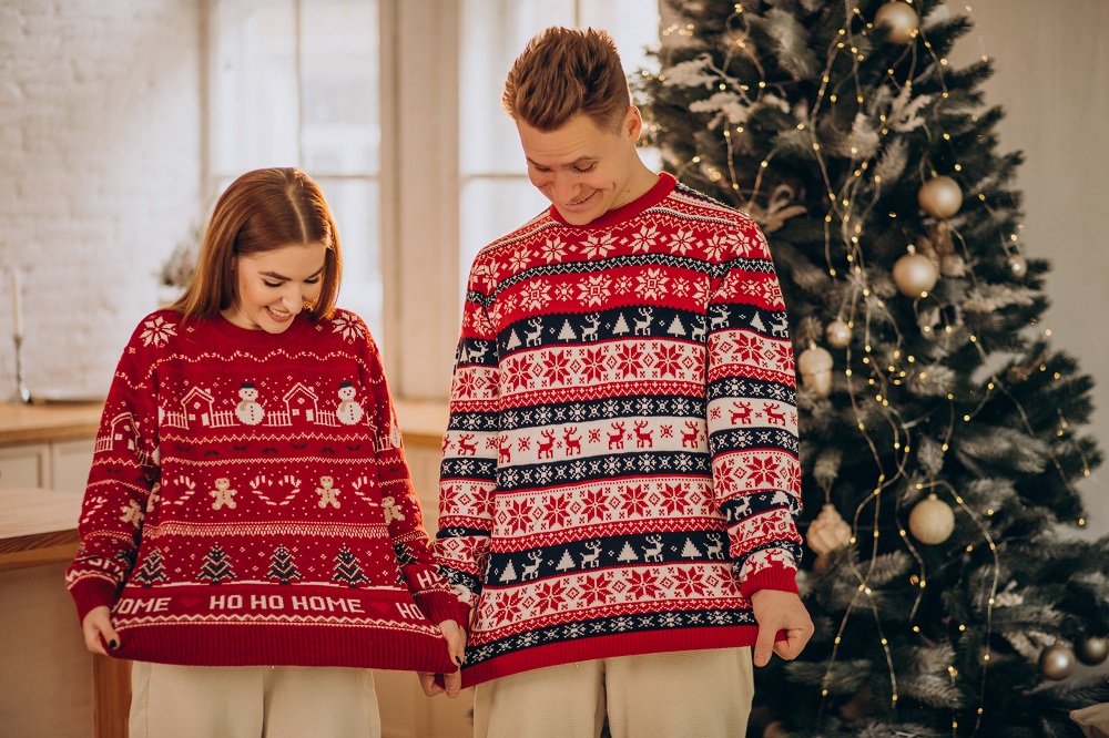 Swetry świąteczne – pomysł na prezent pod choinkę